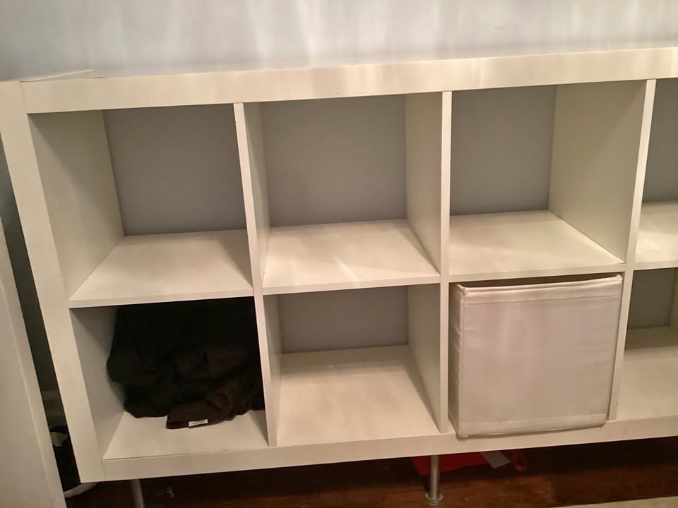 White/Silver Shelving Unit with Underframe - 147x94 cm