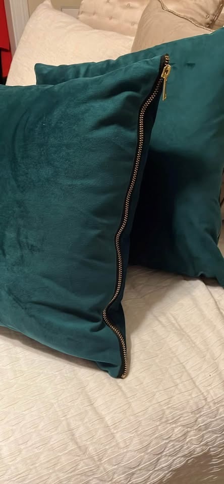 Velvet green decoration pillows