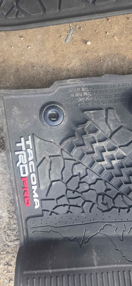 2020-2022 Toyota Tacoma Floor Liners🏆 - photo 2
