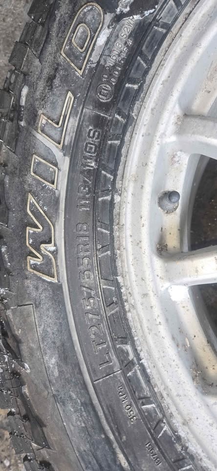 LT275/65R18 Tire with Original Aluminum Rim🏆 - photo 2
