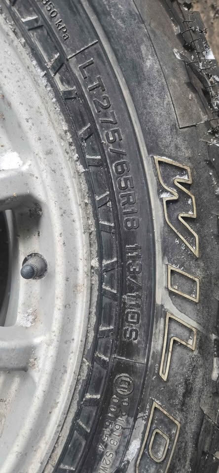 LT275/65R18 Tire with Original Aluminum Rim🏆 - photo 3