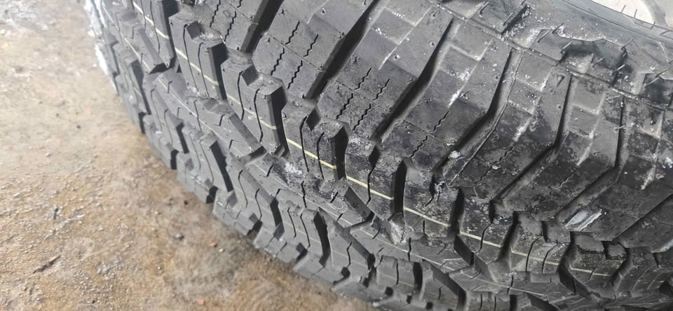 LT275/65R18 Tire with Original Aluminum Rim🏆 - photo 4