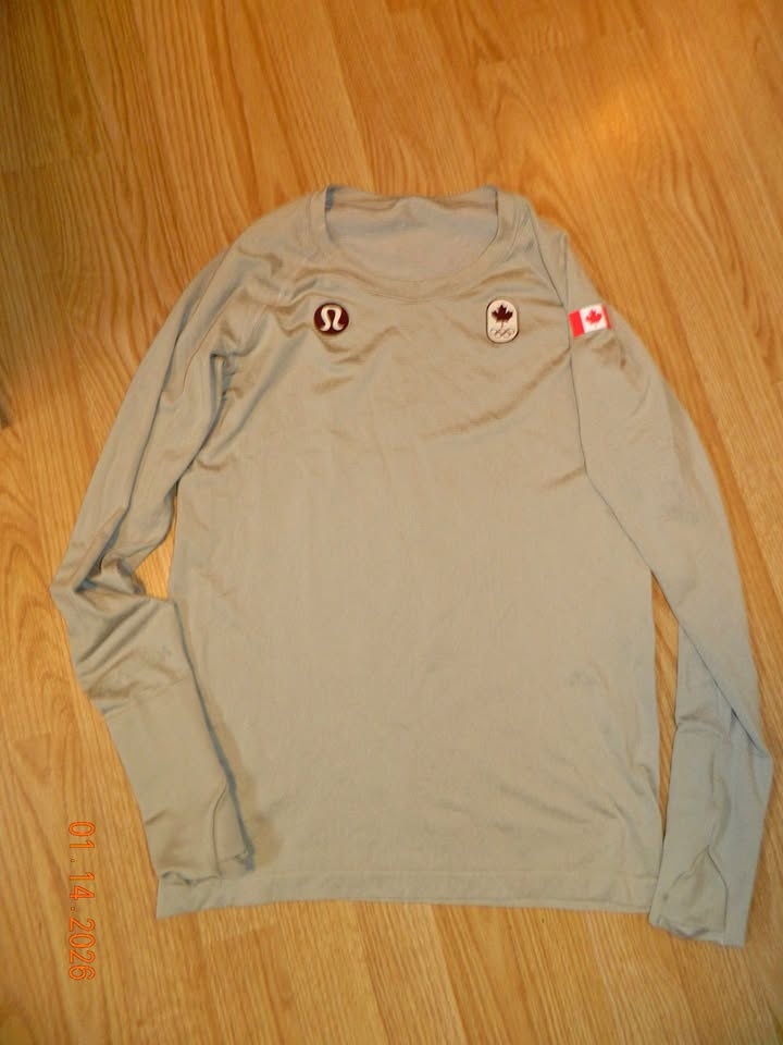 🏆LULULEMON SWIFTLY LONG SLEEVE TEAM CANADA size 10 EUC