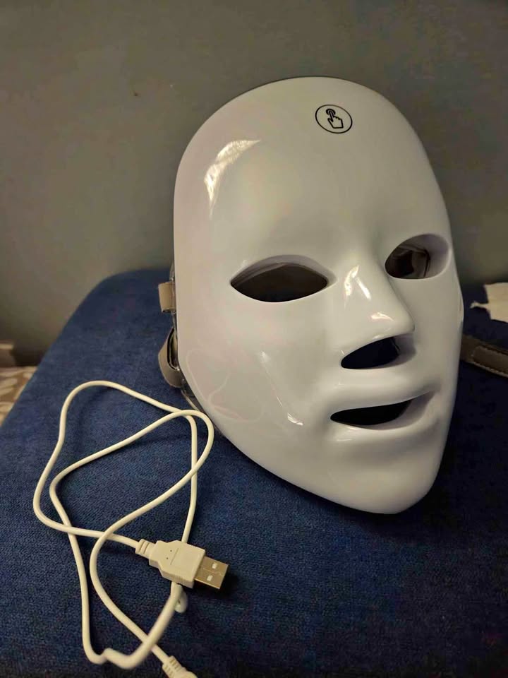 Red light mask