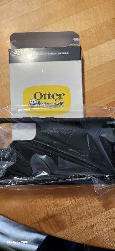 Samsung S22 Otterbox Symmetry Defender BNIB