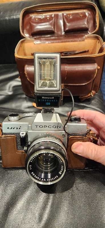 TOPCON UNI 35mm SLR Camera with Lens & Case - photo 4