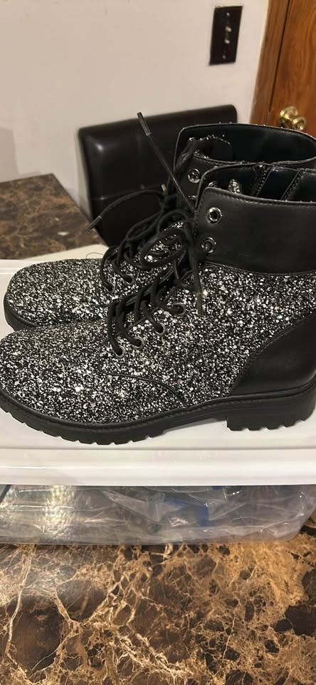 Michael Kors Glitter Boots Size 9 - photo 2