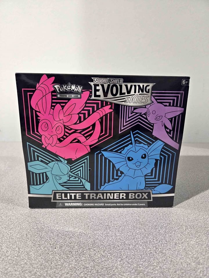 Pokémon TCG - Evolving Skies Elite Trainer Box