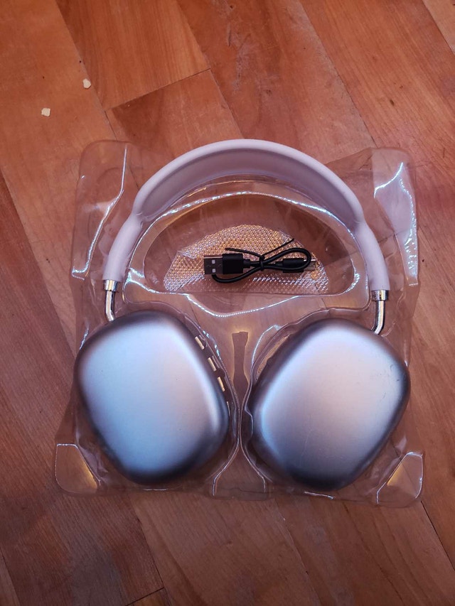 Wireless Bluetooth Headphones - photo 3
