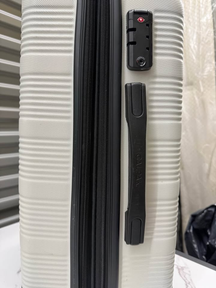 CALPAK Hardshell Luggage - photo 3