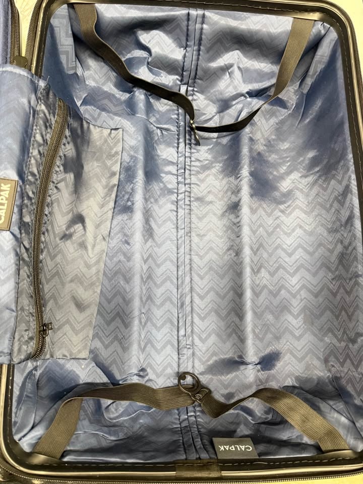 CALPAK Hardshell Luggage - photo 4