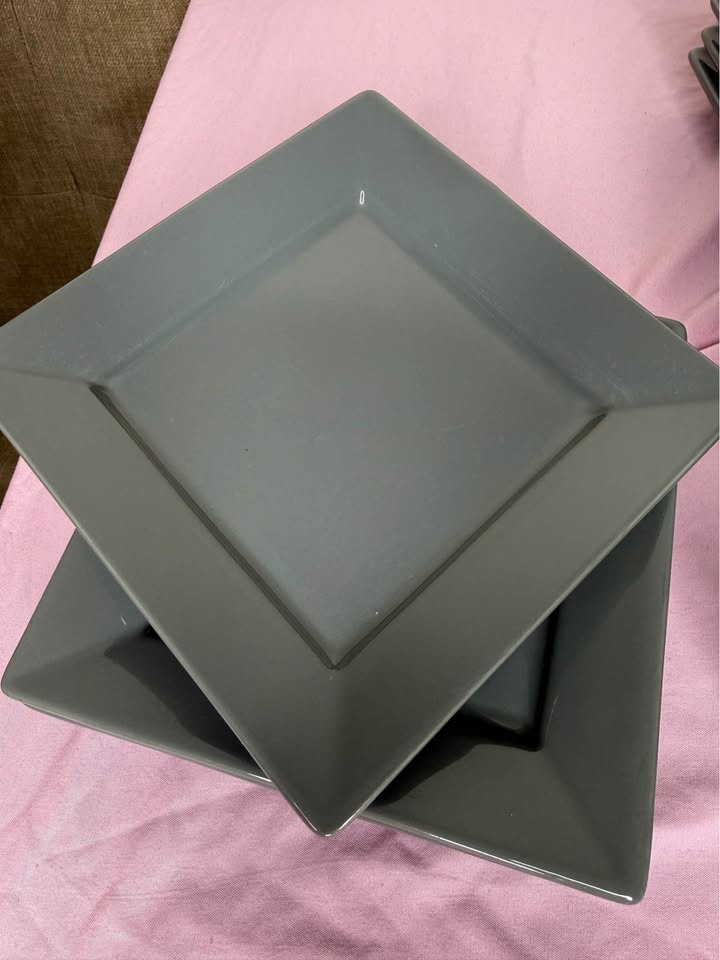 Food Network Plates - photo 2
