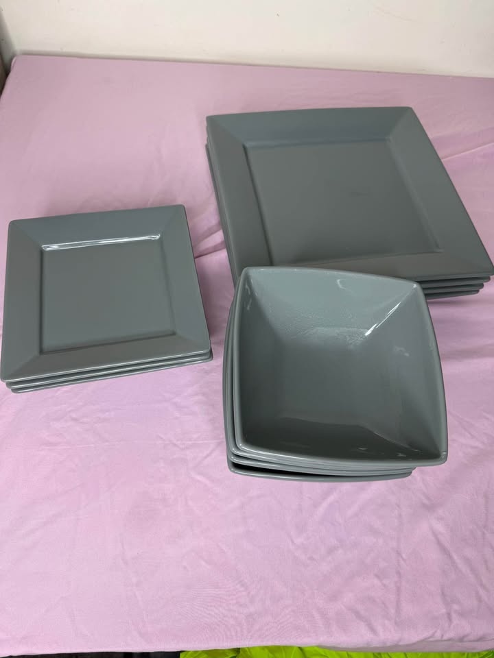 Food Network Plates - photo 3