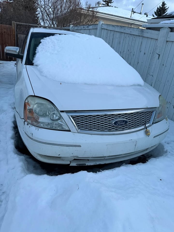2004 Ford Five Hundred - photo 2
