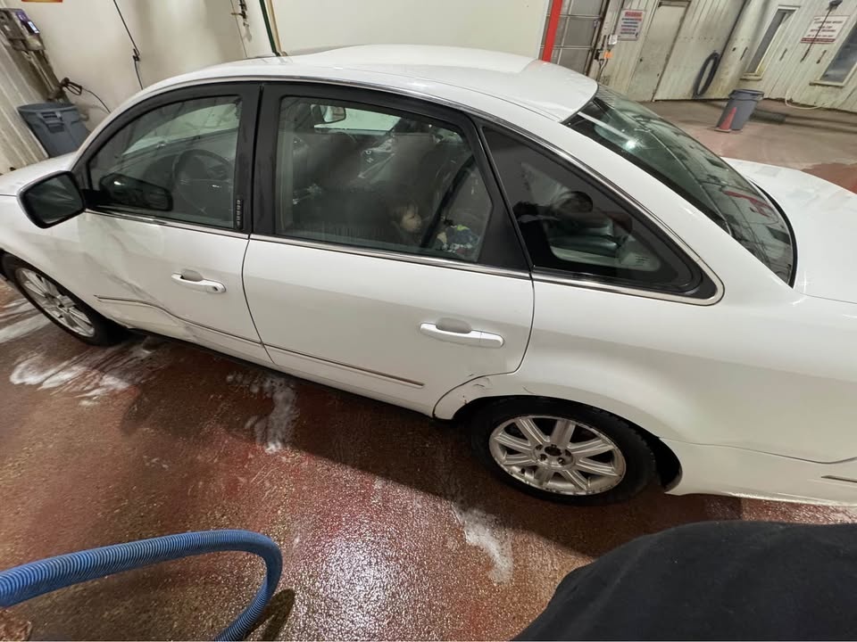 2004 Ford Five Hundred - photo 4