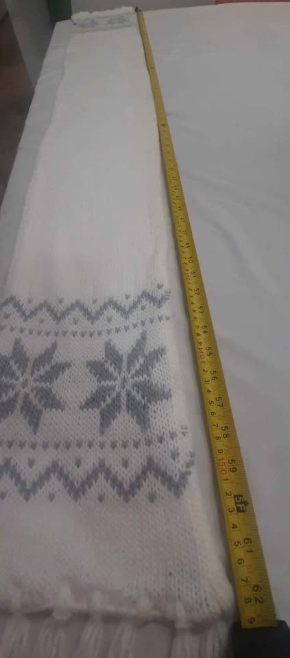 Hot Paws White and Grey Knitted Winter Scarf🏆 - photo 5
