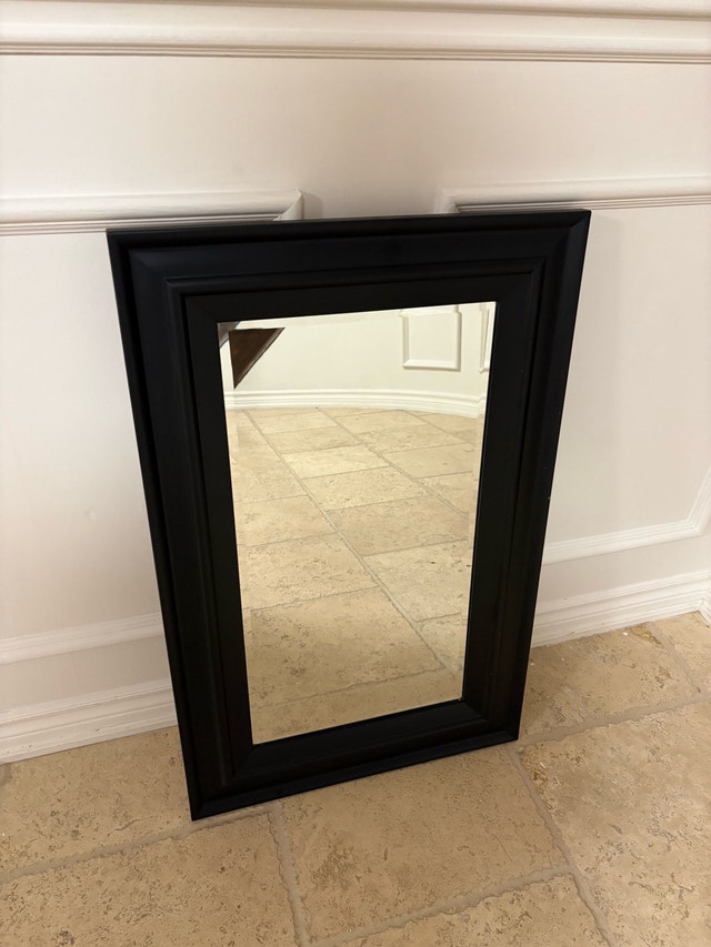 Stylish Black Frame Mirror - 86x56 cm