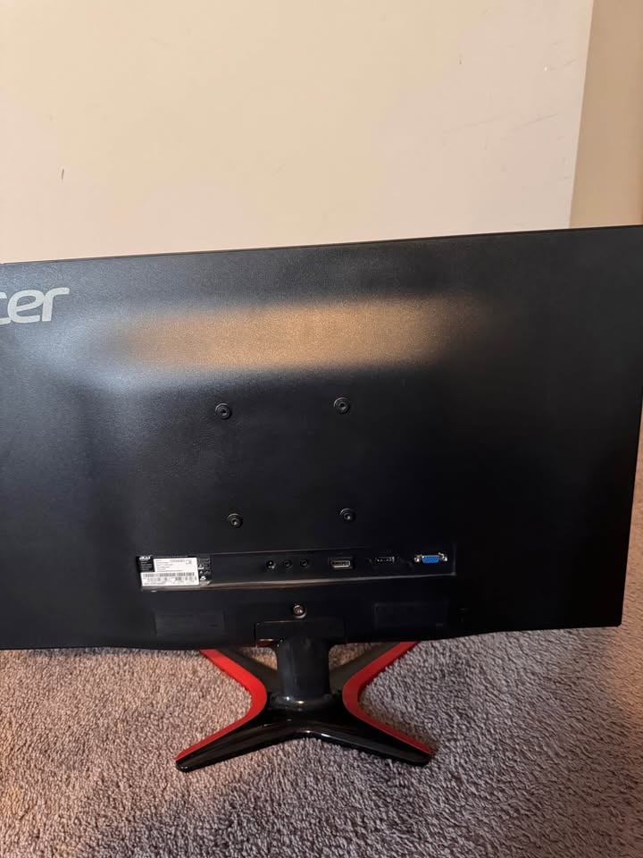Acer Monitor - photo 2