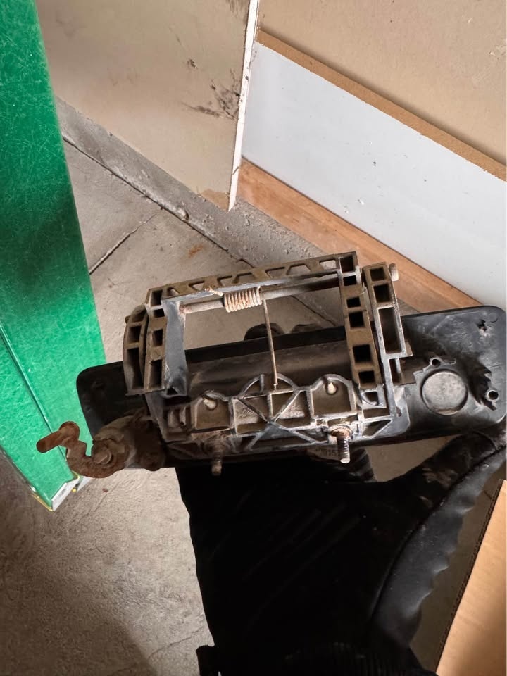 2015 Ram 1500 Tailgate Handle - photo 2