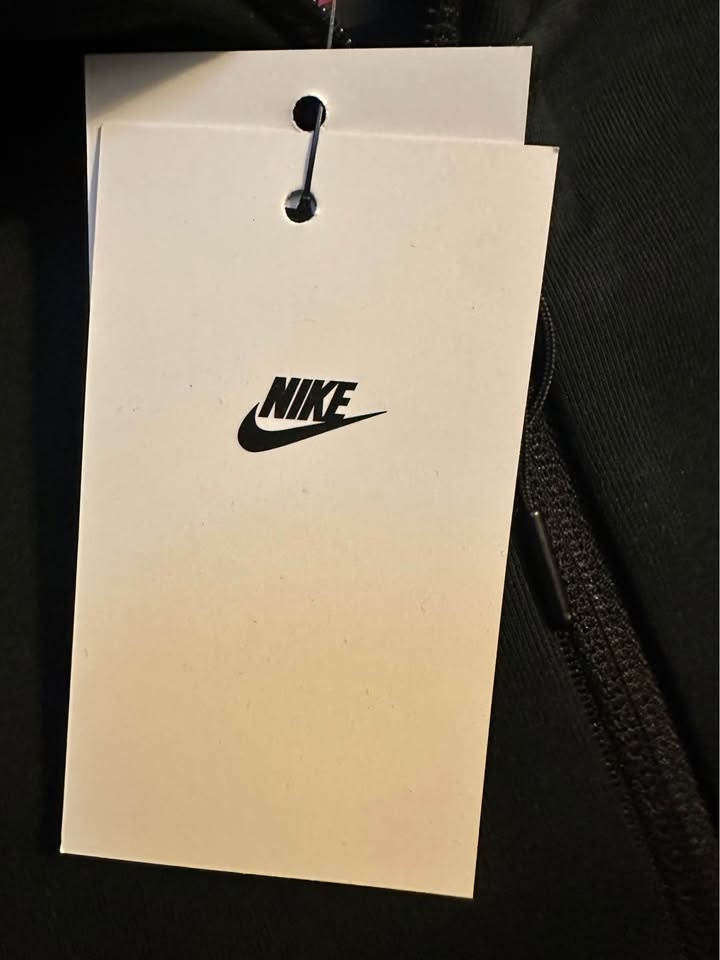 Reflective Nike Tech Fleece Top - photo 5