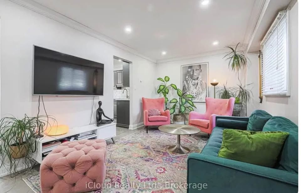 Emerald Green Couch - photo 3