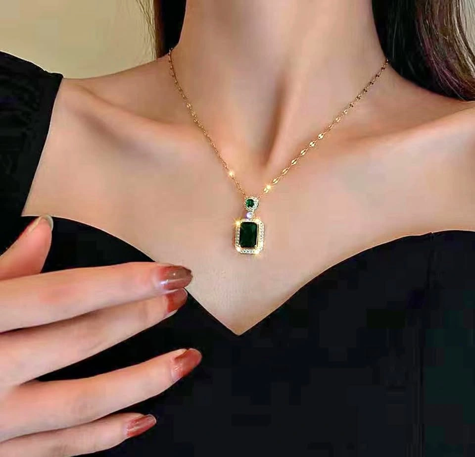 Elegant Emerald Look Zirconia Necklace Set