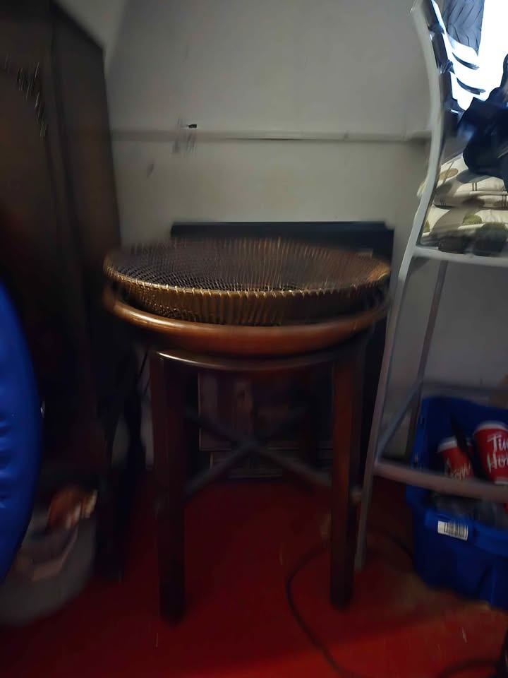 Decorative Corner Table - photo 4