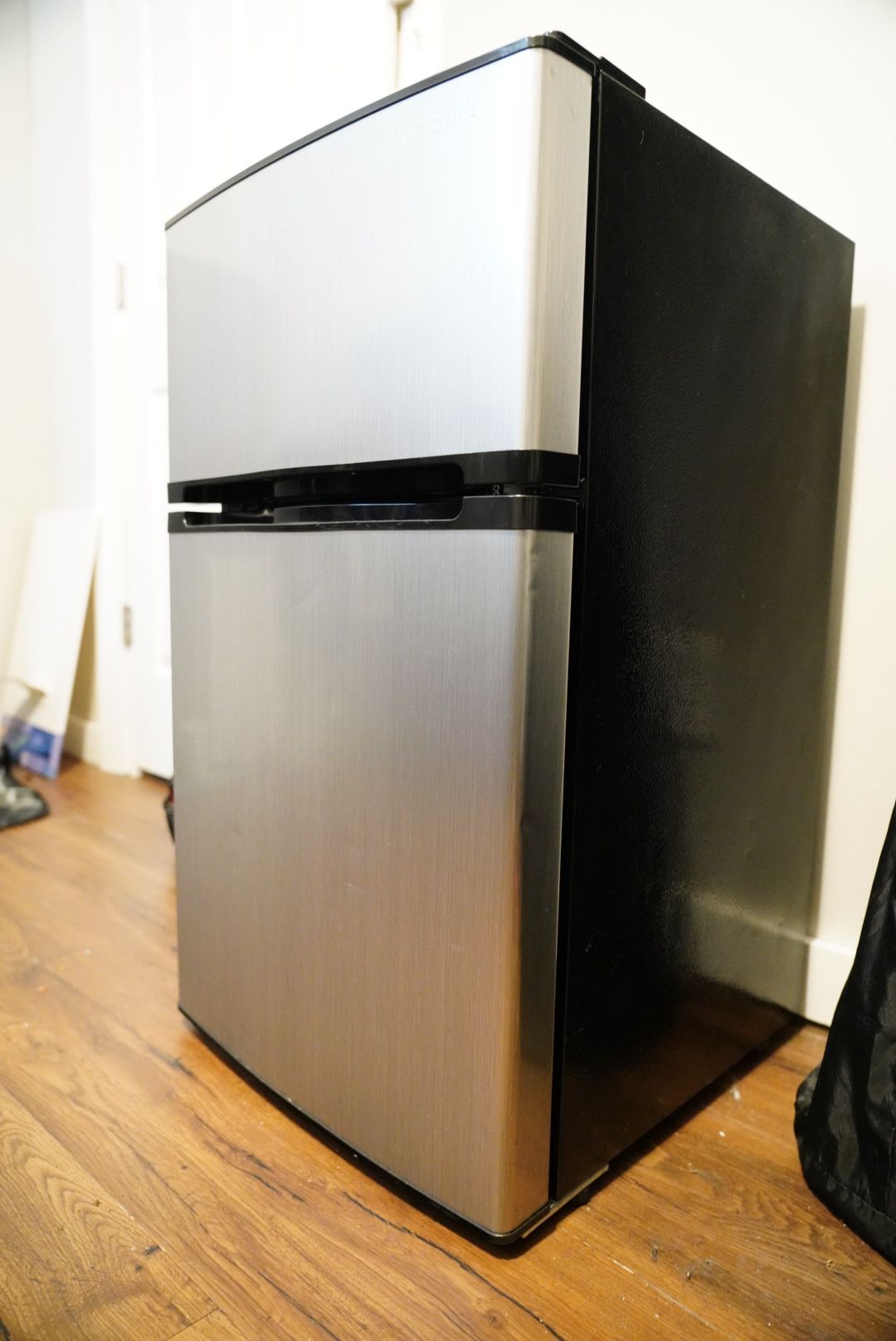 3.5 cf Mini Refrigerator - photo 3