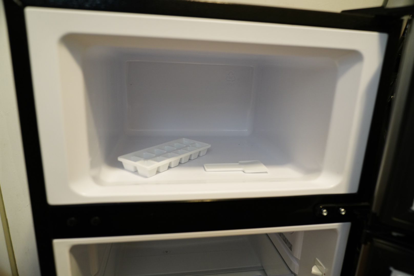 3.5 cf Mini Refrigerator - photo 4