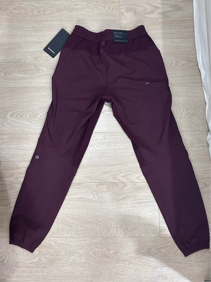 BRAND NEW WITH TAG RED MENS LULULEMON JOGGERS - photo 2