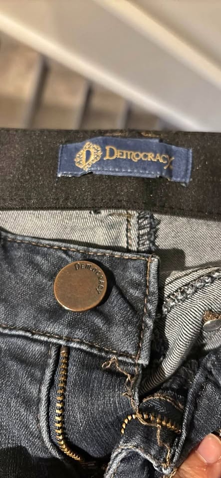 Skinny Jeans - Size 6
