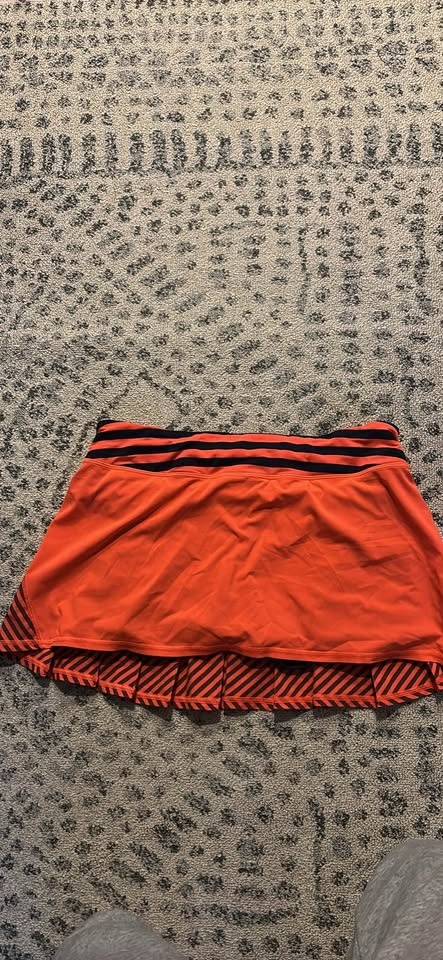 Lululemon skirt/short 10 REG - photo 2