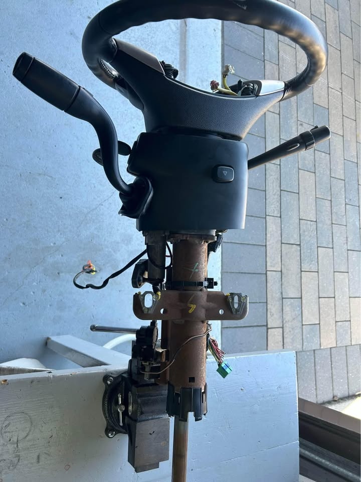 Steering wheel and column 07-13 - photo 4