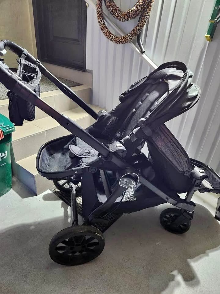 City Select Luxe Stroller with Bassinet