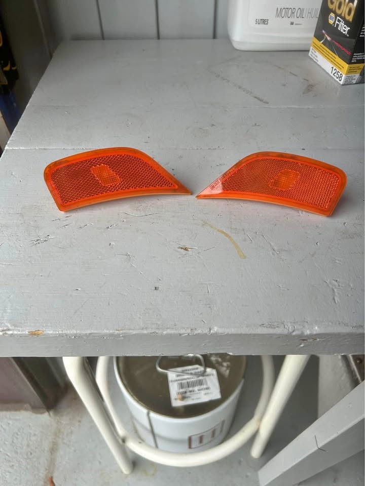GMC Yukon Fender Lights
