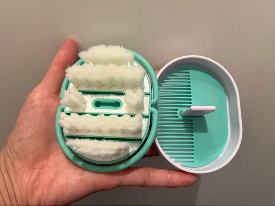 Fridababy Hairbrush + Styling Comb Set - photo 4