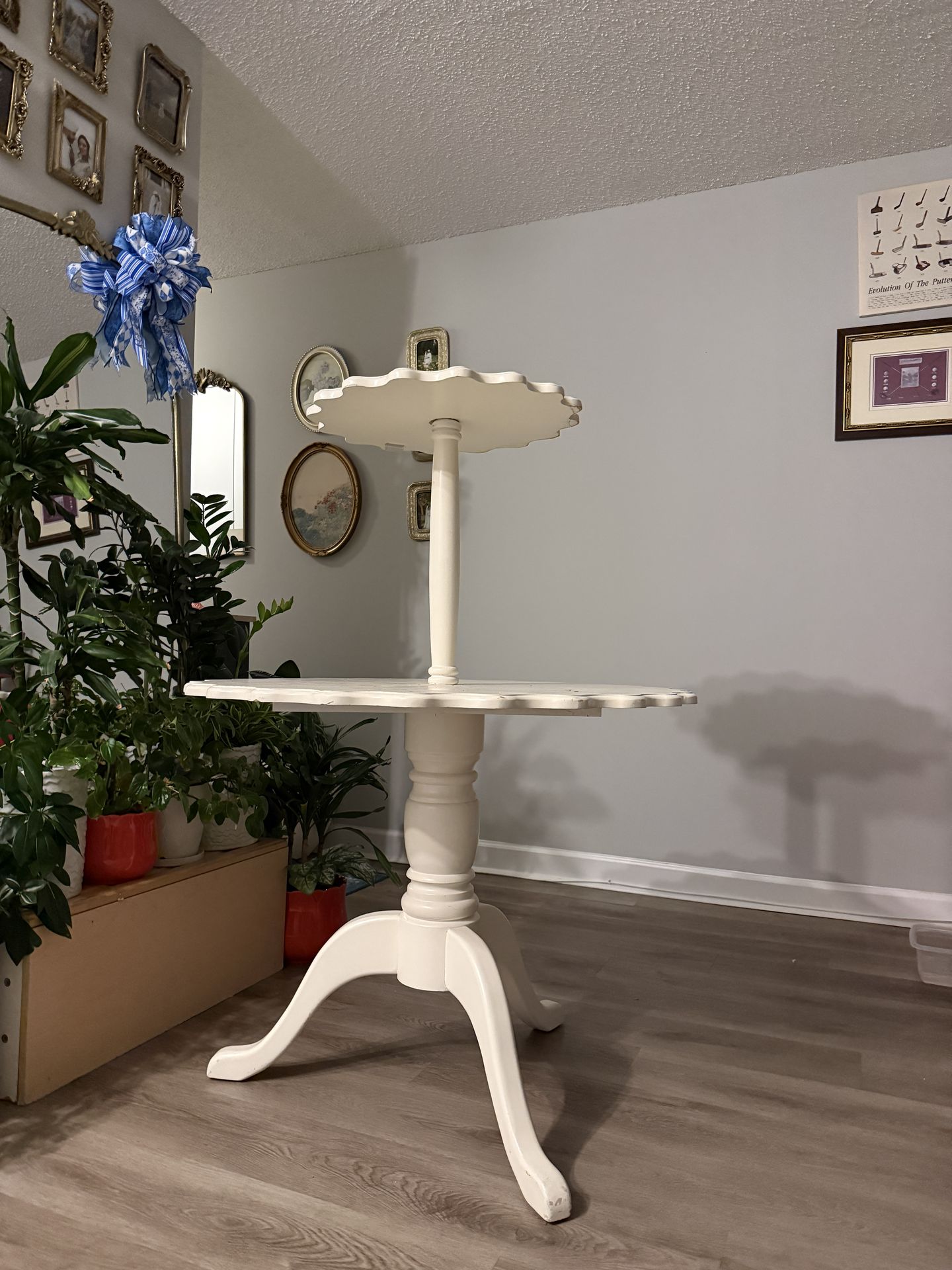 Free - White two tier plant stand table