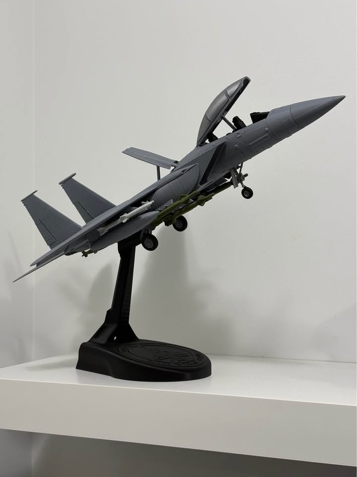 F-15E Strike Eagle Display Model w/ Stand - photo 2