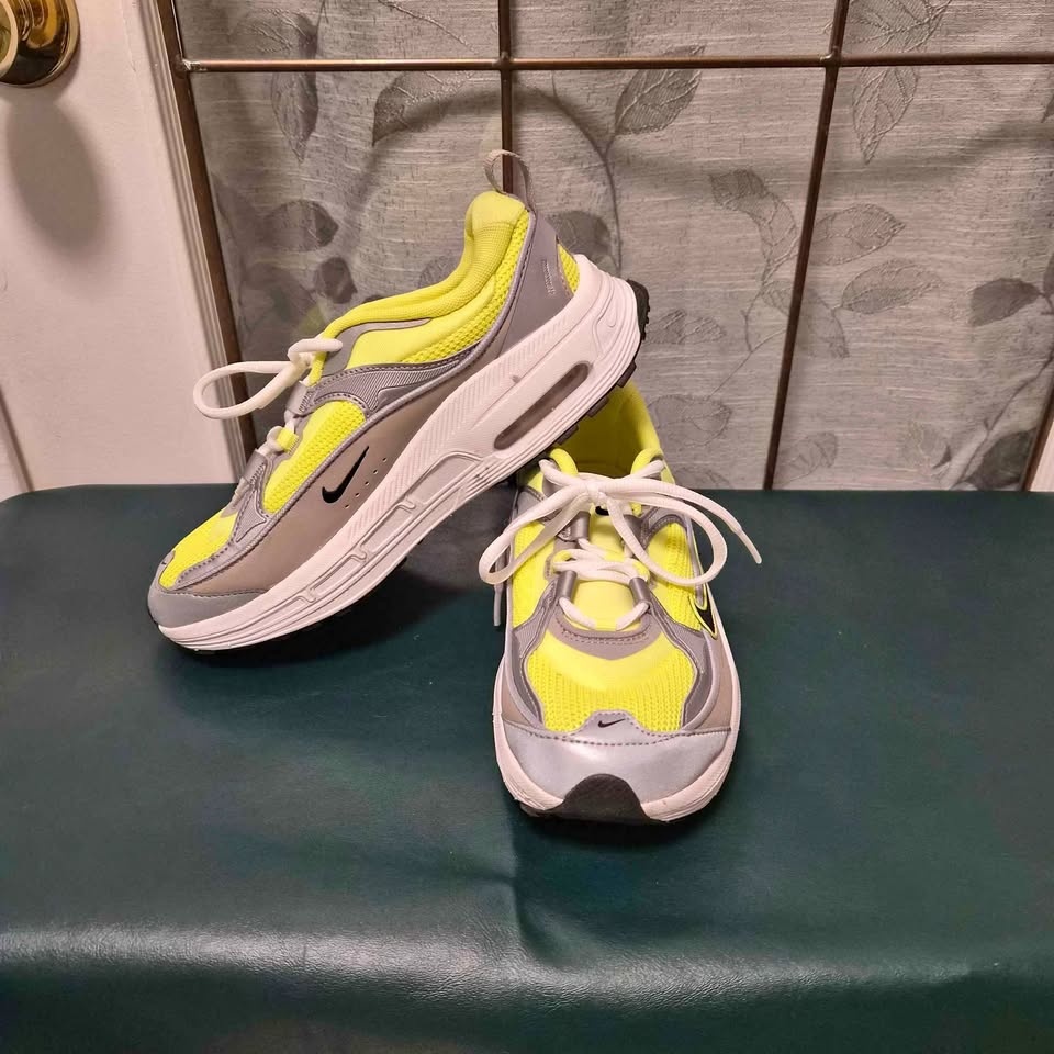 Nike Bliss Trainers/Sneakers/Shoes