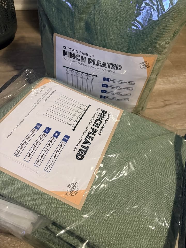 New Pack of 40x84” Pinch Pleated Curtain Panels (2 Panels) Sage - photo 3