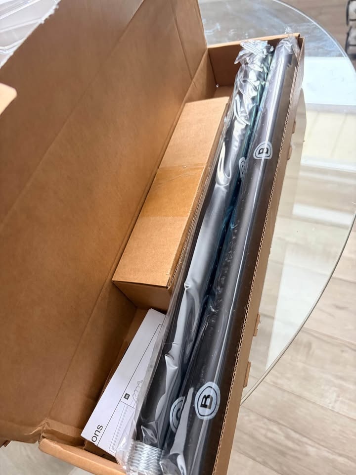 Adjustable Curtain Rod 32-72" - photo 2