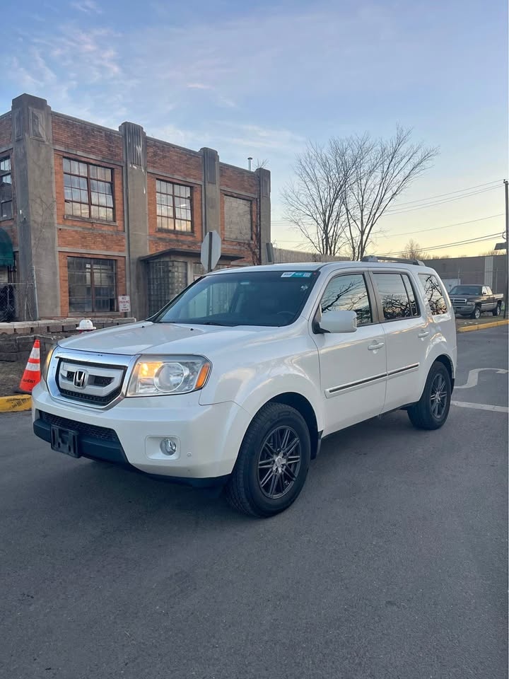 2011 Honda Pilot Touring Sport Utility 4D