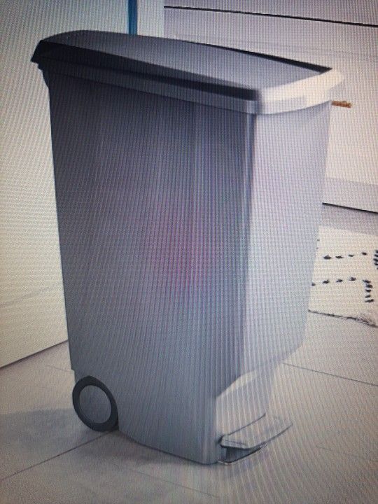 LOCKING STEP ON Kitchen Trash Can Gray 13GAL Simple Human brand - photo 3