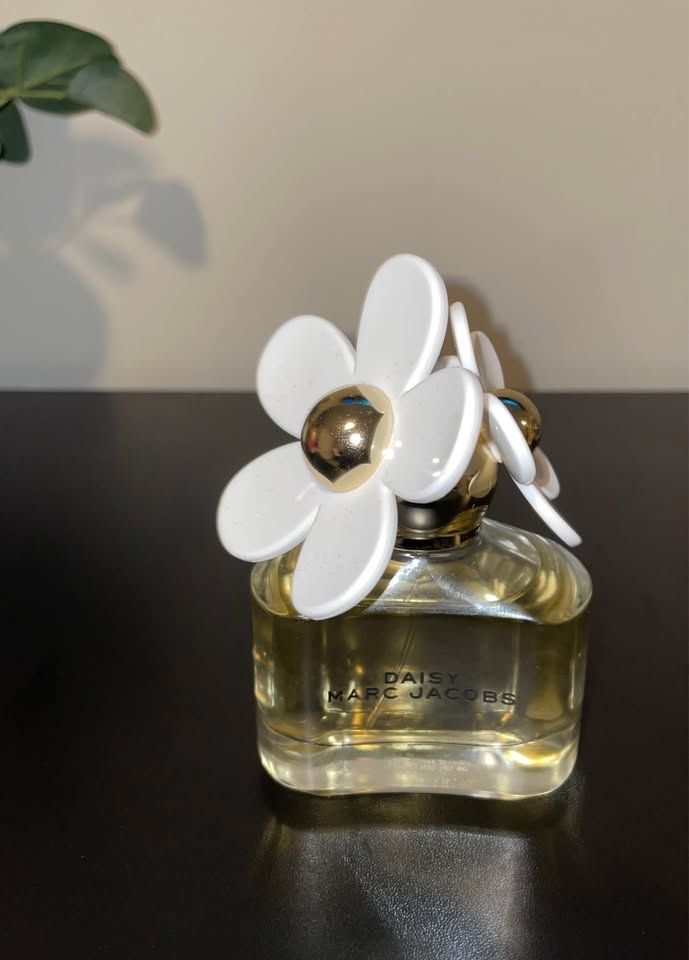 Marc Jacobs Daisy EDT (1.6 oz) - photo 4