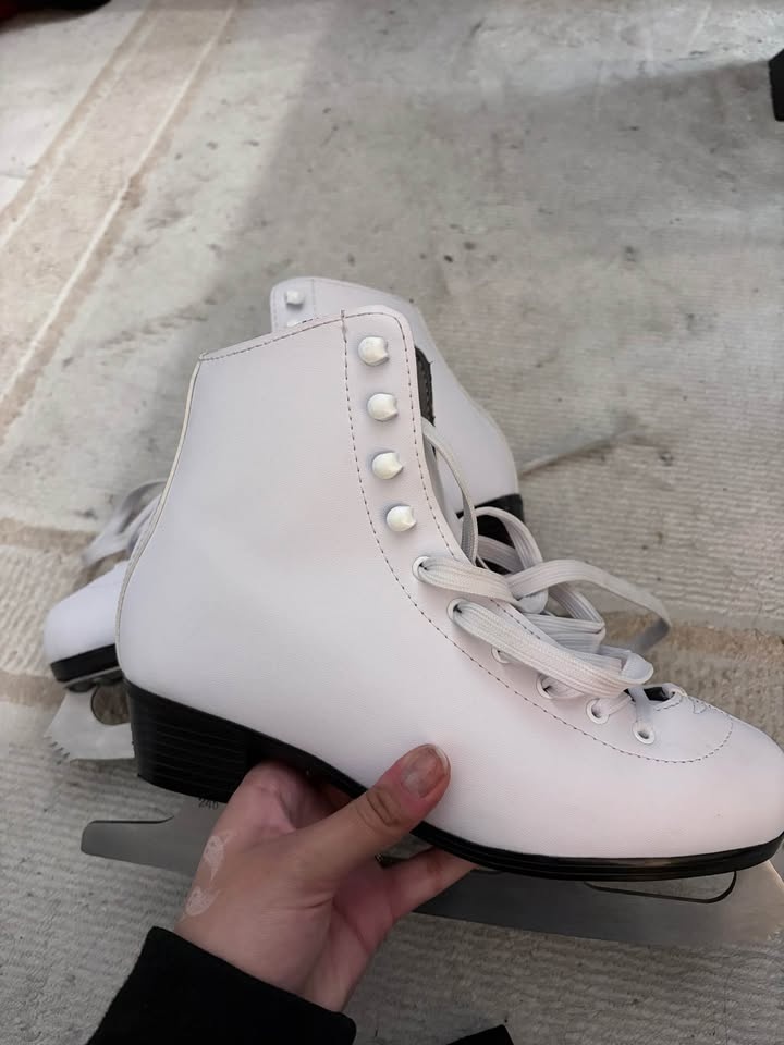 Vic Dream Womens Figure Skates Size 8 - photo 2