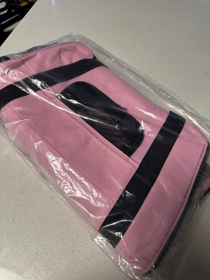 Pink Cat/Small Dog Carrier - Never Used - photo 4