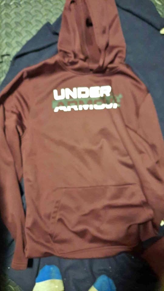 Dark purple Underarmor hoodie "🏆"