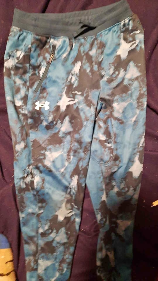 Women's Underamour Stretchy