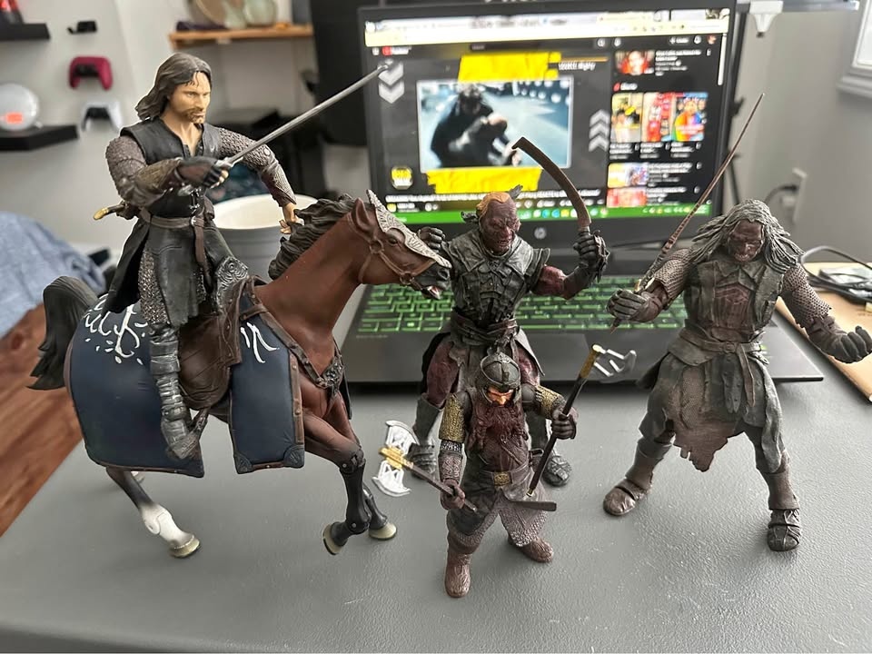 Lord of the Rings Action Figures - Aragorn, Gimli, Orcs