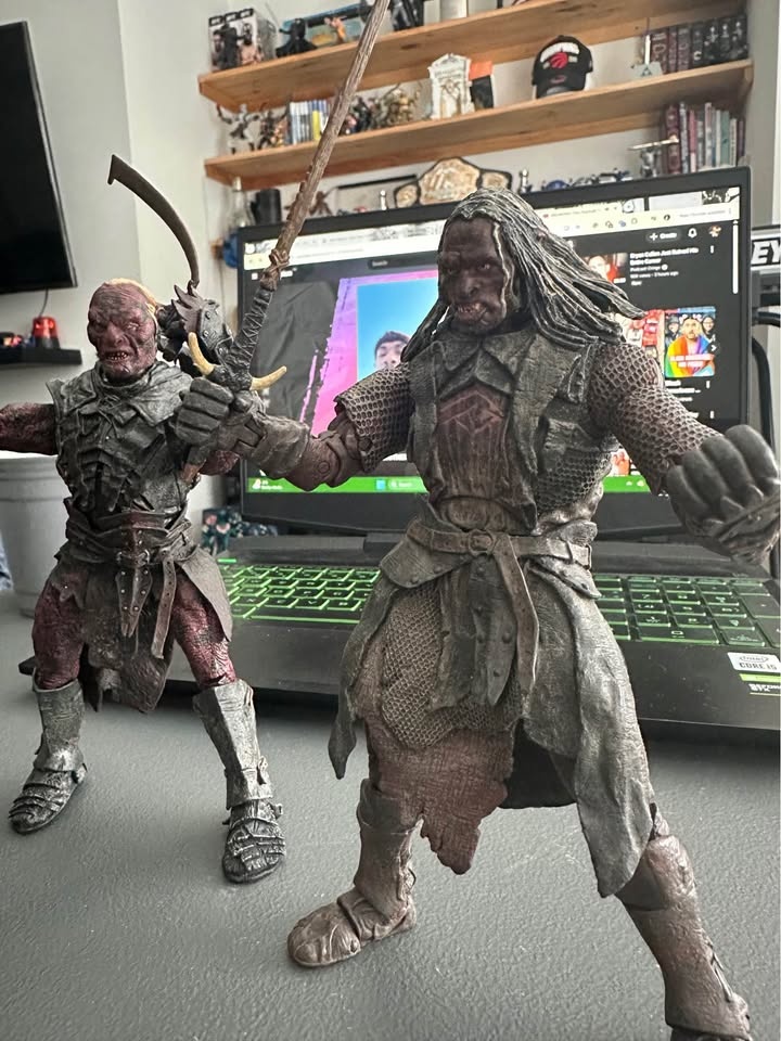 Lord of the Rings Action Figures - Aragorn, Gimli, Orcs - photo 5